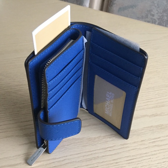 Michael Kors Galaxy Blue Leather Bifold Wallet - Picture 6 of 10